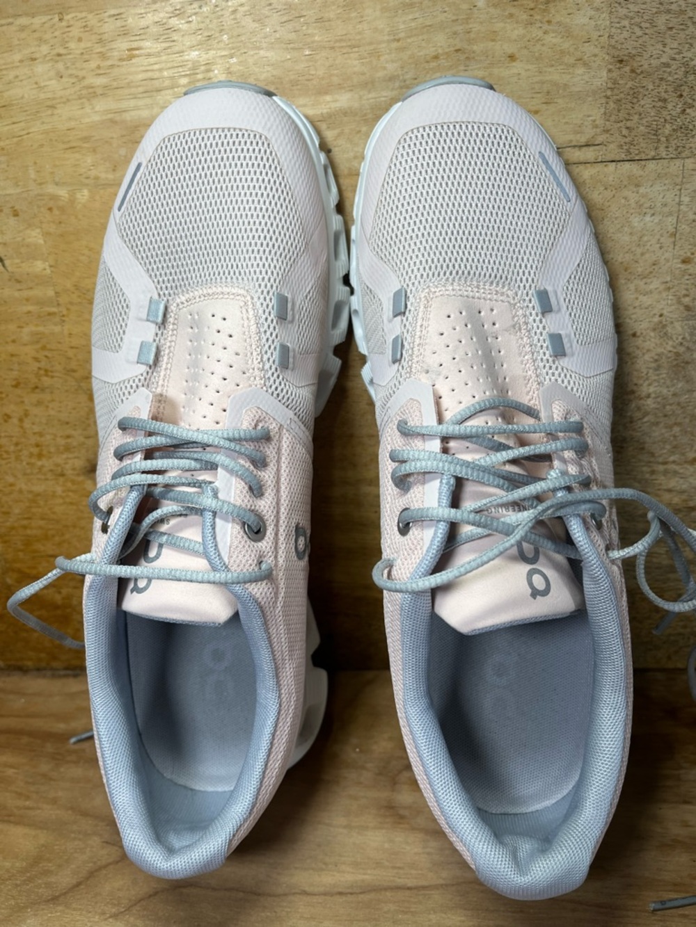 On Cloud 5 REFLECTIVE Womens Size 9.5 Running Shoes Sneakers Light Pink - Picture 7 of 12